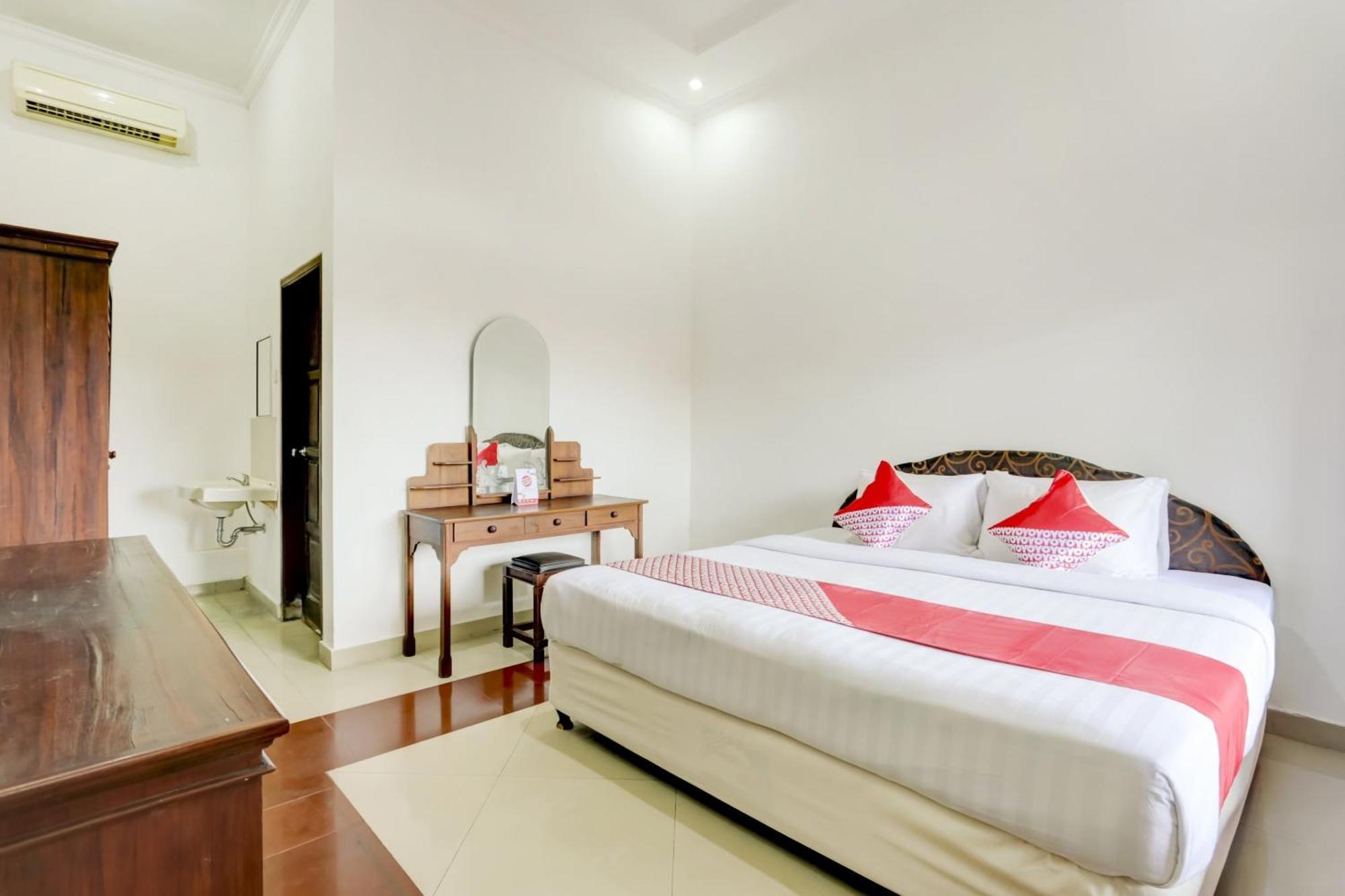 Super Oyo 3261 Hotel Ratu เดนปาซาร์ ภายนอก รูปภาพ