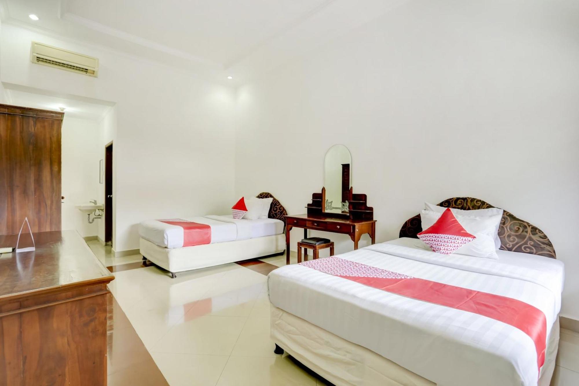 Super Oyo 3261 Hotel Ratu เดนปาซาร์ ภายนอก รูปภาพ