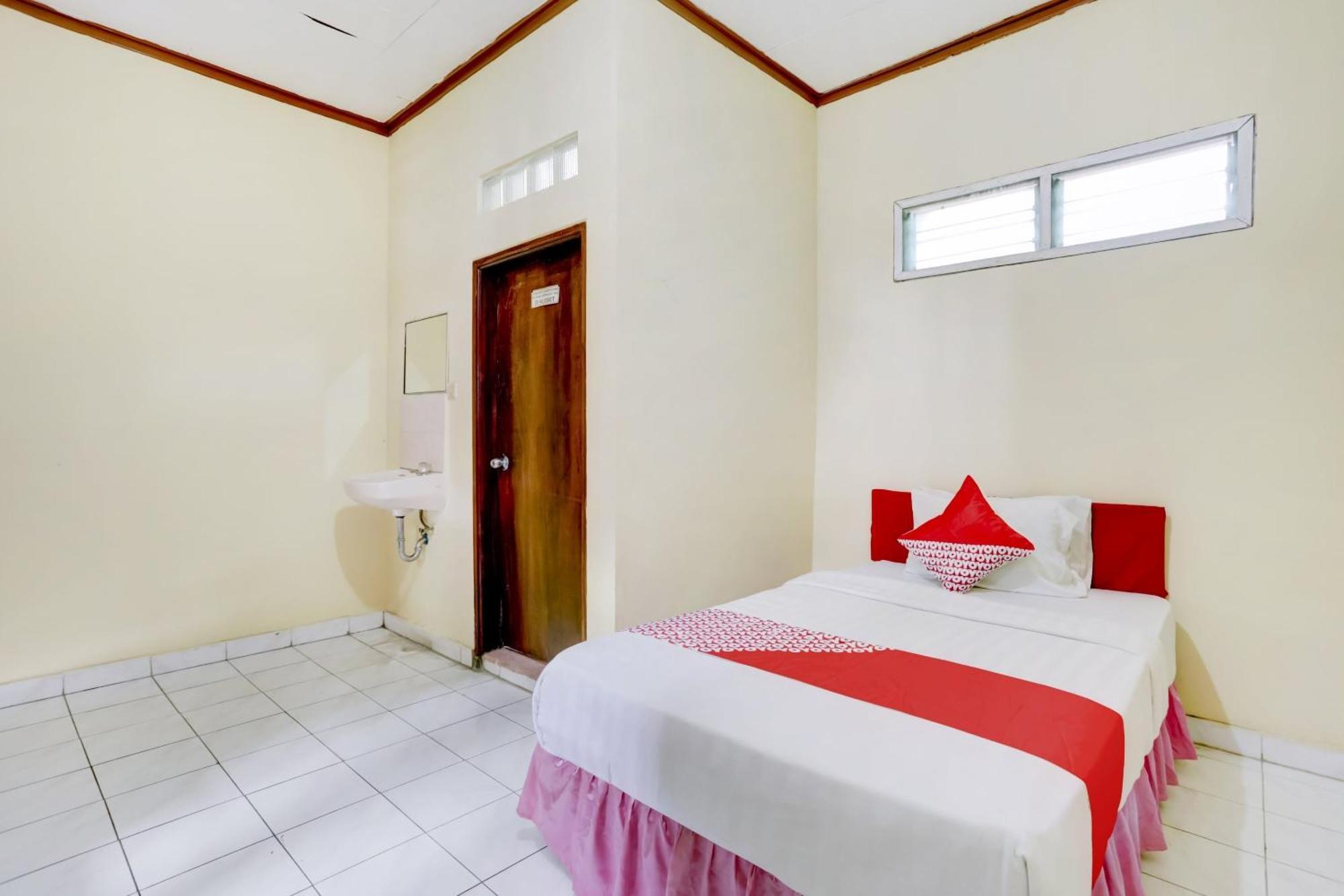 Super Oyo 3261 Hotel Ratu เดนปาซาร์ ภายนอก รูปภาพ
