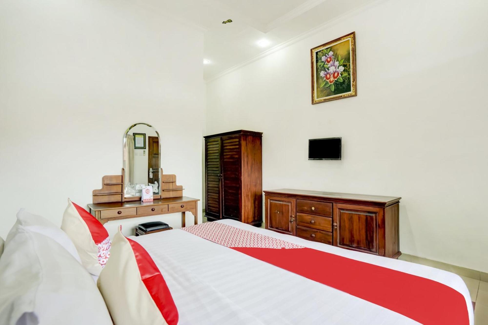 Super Oyo 3261 Hotel Ratu เดนปาซาร์ ภายนอก รูปภาพ