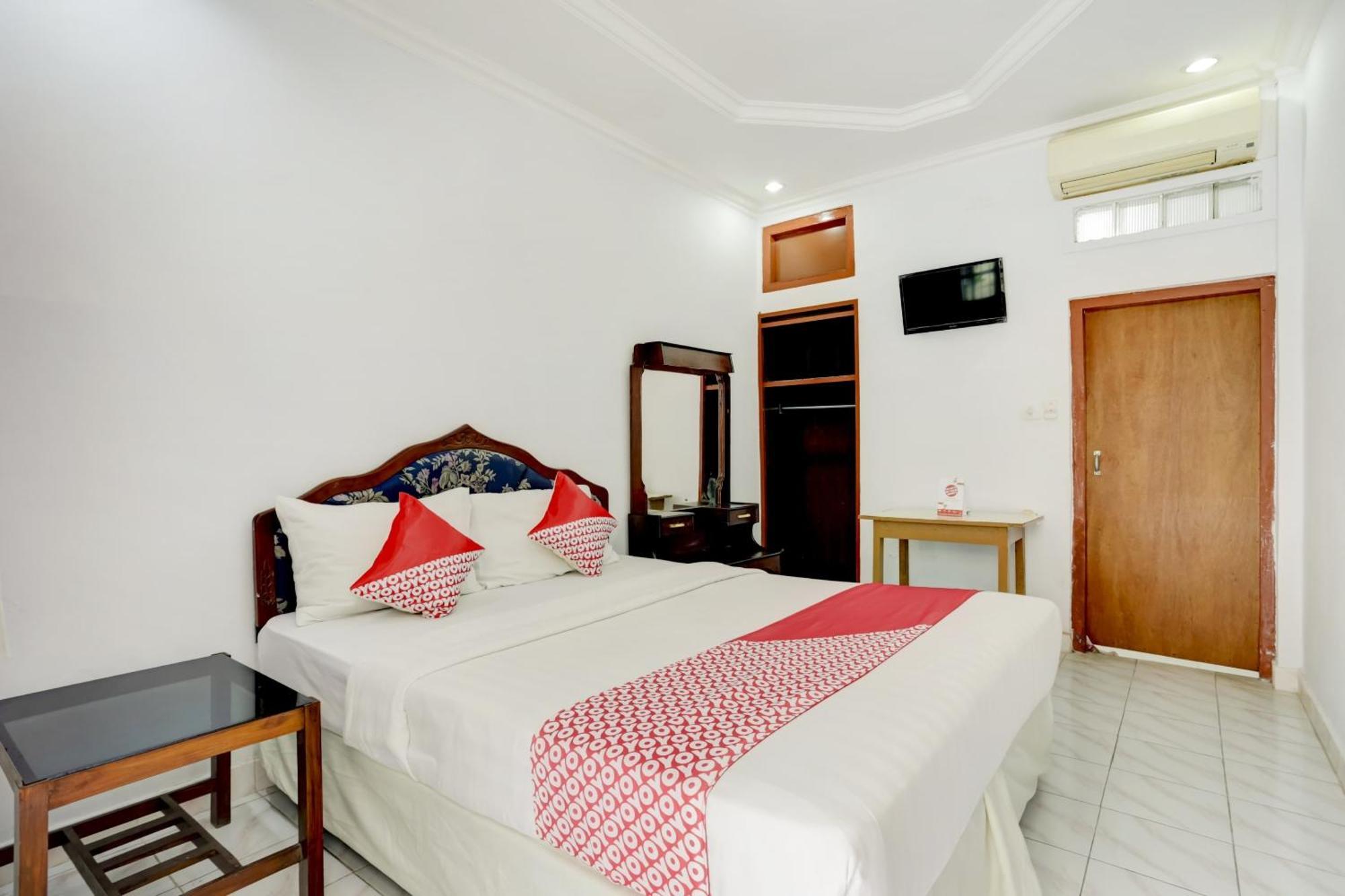 Super Oyo 3261 Hotel Ratu เดนปาซาร์ ภายนอก รูปภาพ