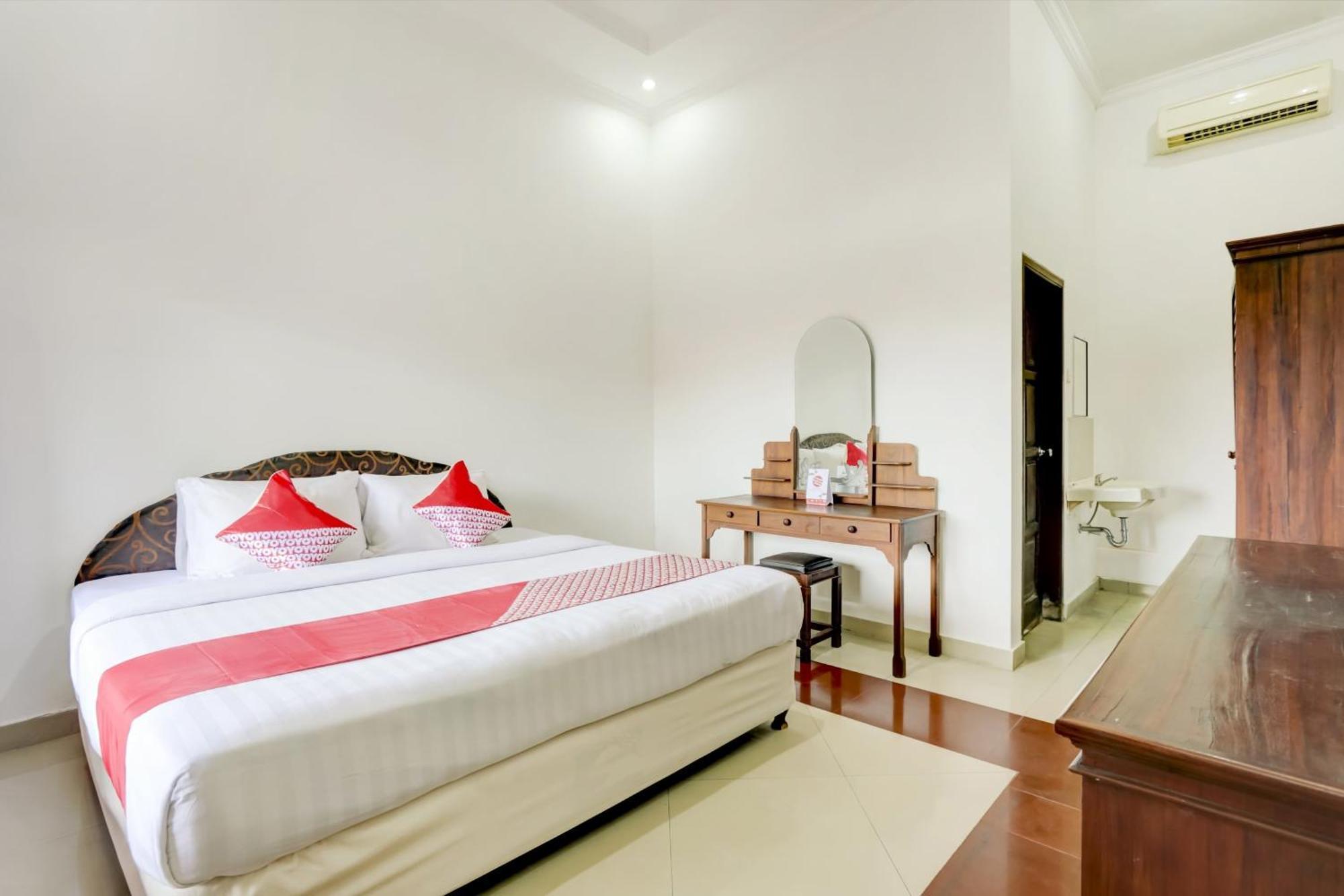 Super Oyo 3261 Hotel Ratu เดนปาซาร์ ภายนอก รูปภาพ