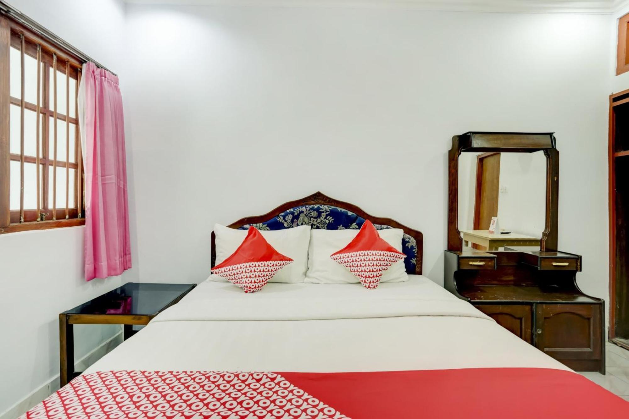 Super Oyo 3261 Hotel Ratu เดนปาซาร์ ภายนอก รูปภาพ